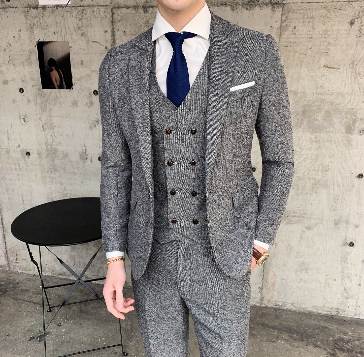 Men's Extravagant 3 piece suit, Very manly looking