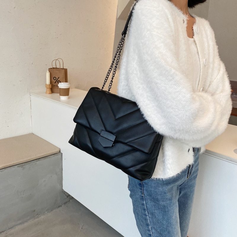 Women's Good Looking bag for casual use.